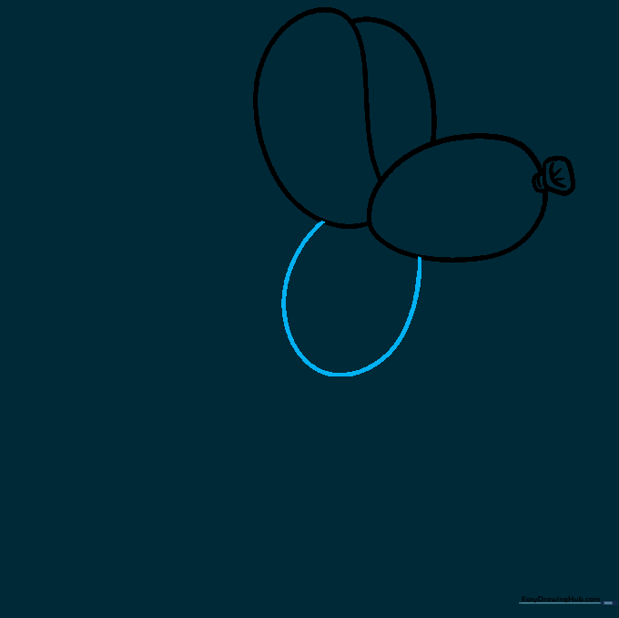 Defining the neck segment of the balloon dog.