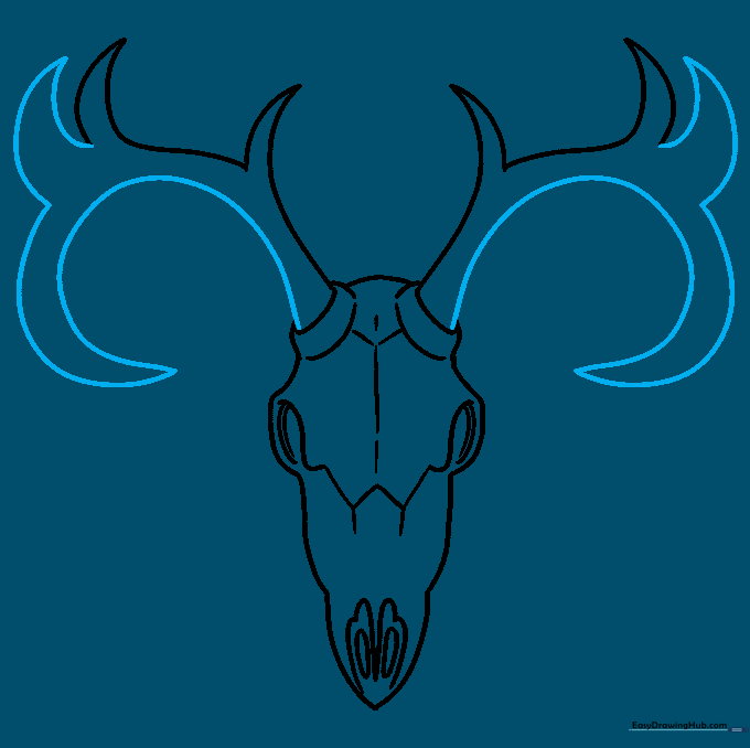 Completing the antler shapes with additional points and curves.