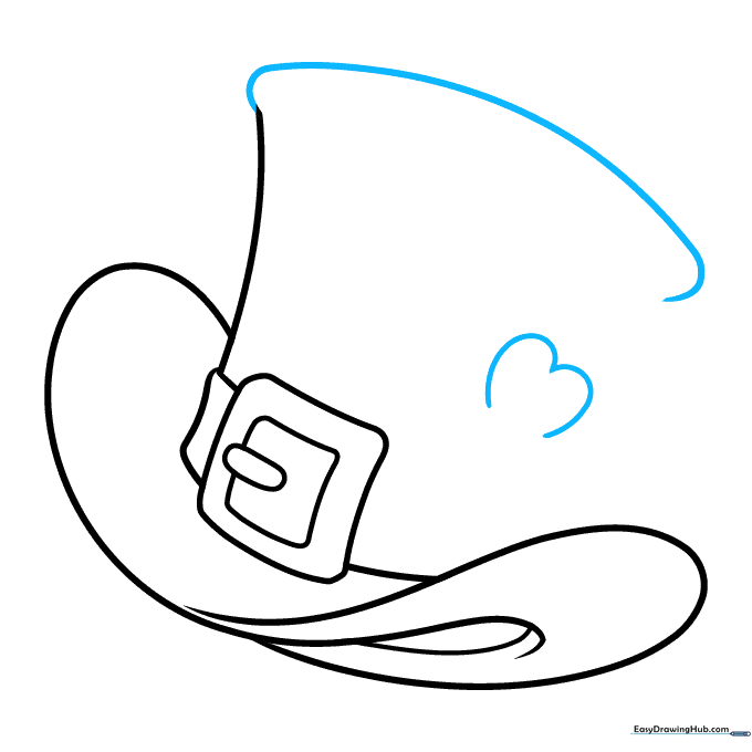 The top of the hat is closed and the first clover leaf is sketched on the side.